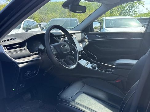 Used 2023 Jeep Grand Cherokee L Limited w/ Black Appearance Package AWD/4WD image 10