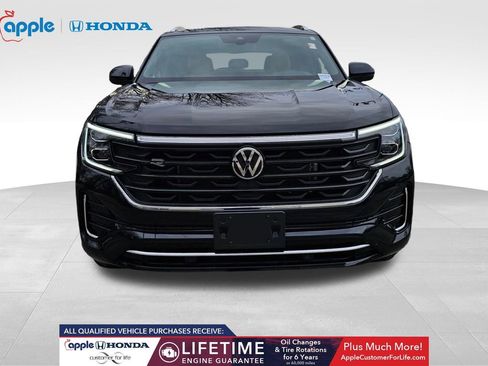 Used 2024 Volkswagen Atlas Cross Sport SEL R-Line image 2