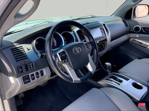 Used 2014 Toyota Tacoma PreRunner w/ Limited Package RWD image 16