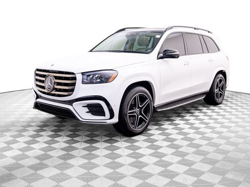 Used 2024 Mercedes-Benz GLS 450 4MATIC image 1