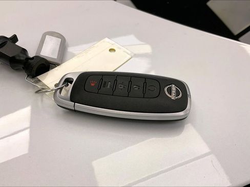 Certified 2025 Nissan Murano SV image 10