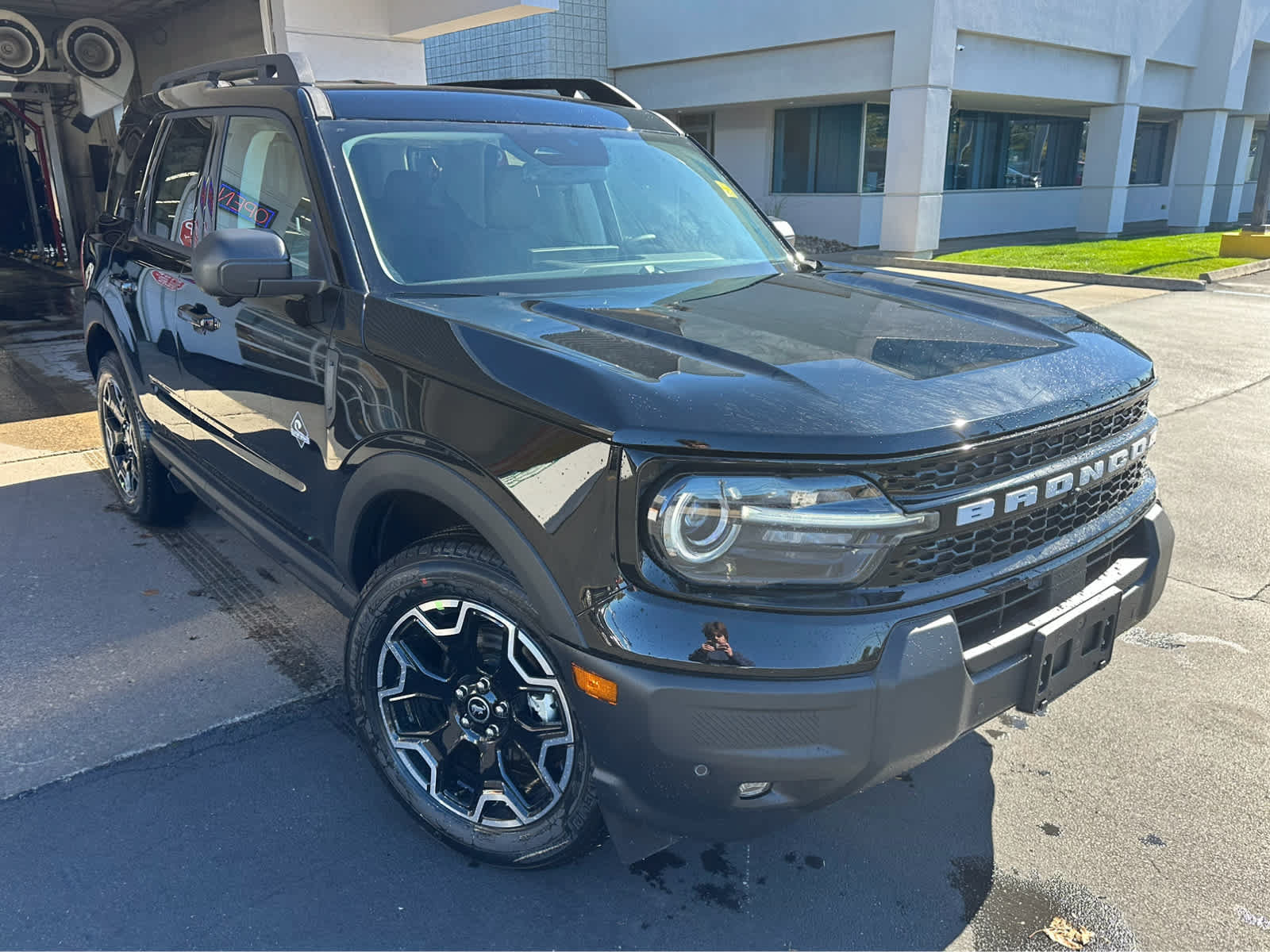 New 2026 Ford Bronco Sport Outer Banks w/ Outer Banks Tech Package+ AWD/4WD image 2