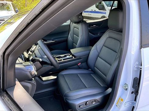 New 2026 Chevrolet Equinox LT AWD/4WD image 11