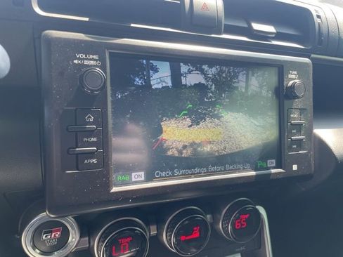 Used 2025 Toyota GR86 Premium w/ Performance Package image 12