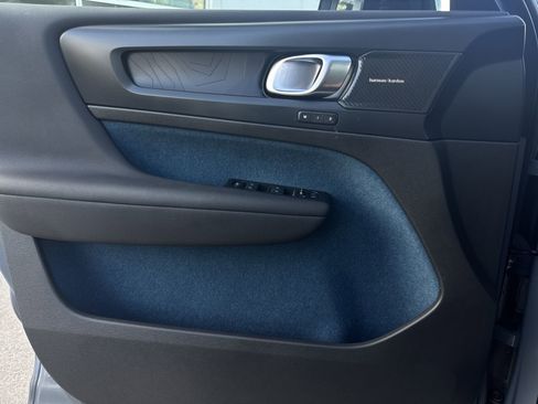 Used 2023 Volvo C40 P8 Recharge Ultimate image 23