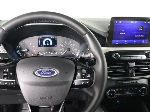 Used 2022 Ford Escape SE w/ SE Sport Appearance Package image 11
