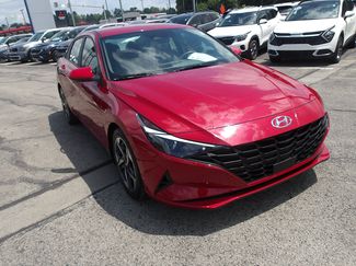 Used 2023 Hyundai Elantra SEL w/ Convenience Package FWD video 1