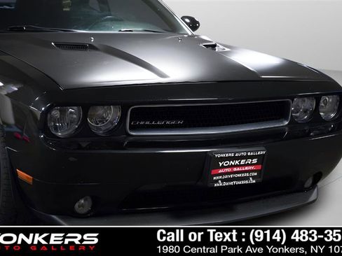 Used 2011 Dodge Challenger image 16