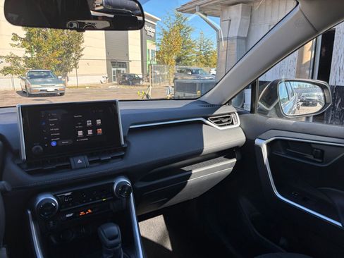 Used 2025 Toyota RAV4 LE image 34