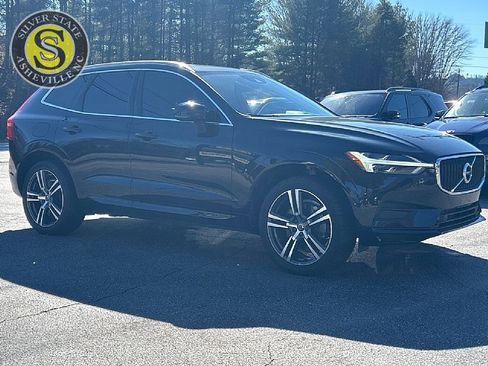 Used 2019 Volvo XC60 T6 Momentum w/ Multimedia Package image 8