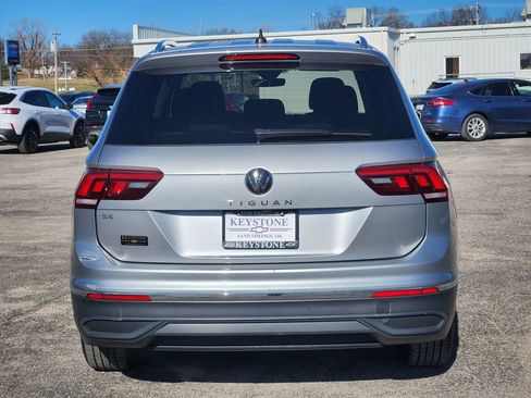 Used 2024 Volkswagen Tiguan SE image 6