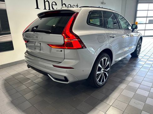 Used 2023 Volvo XC60 B5 Plus w/ Climate Package AWD/4WD image 4