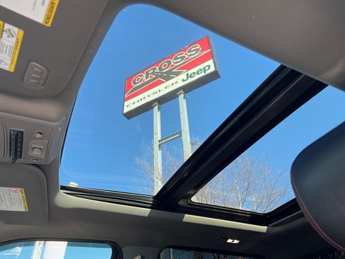 Used 2021 Ford F250 Lariat w/ Lariat Ultimate Package image 3