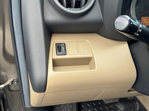 Used 2012 Toyota RAV4 w/ Value Pkg image 18