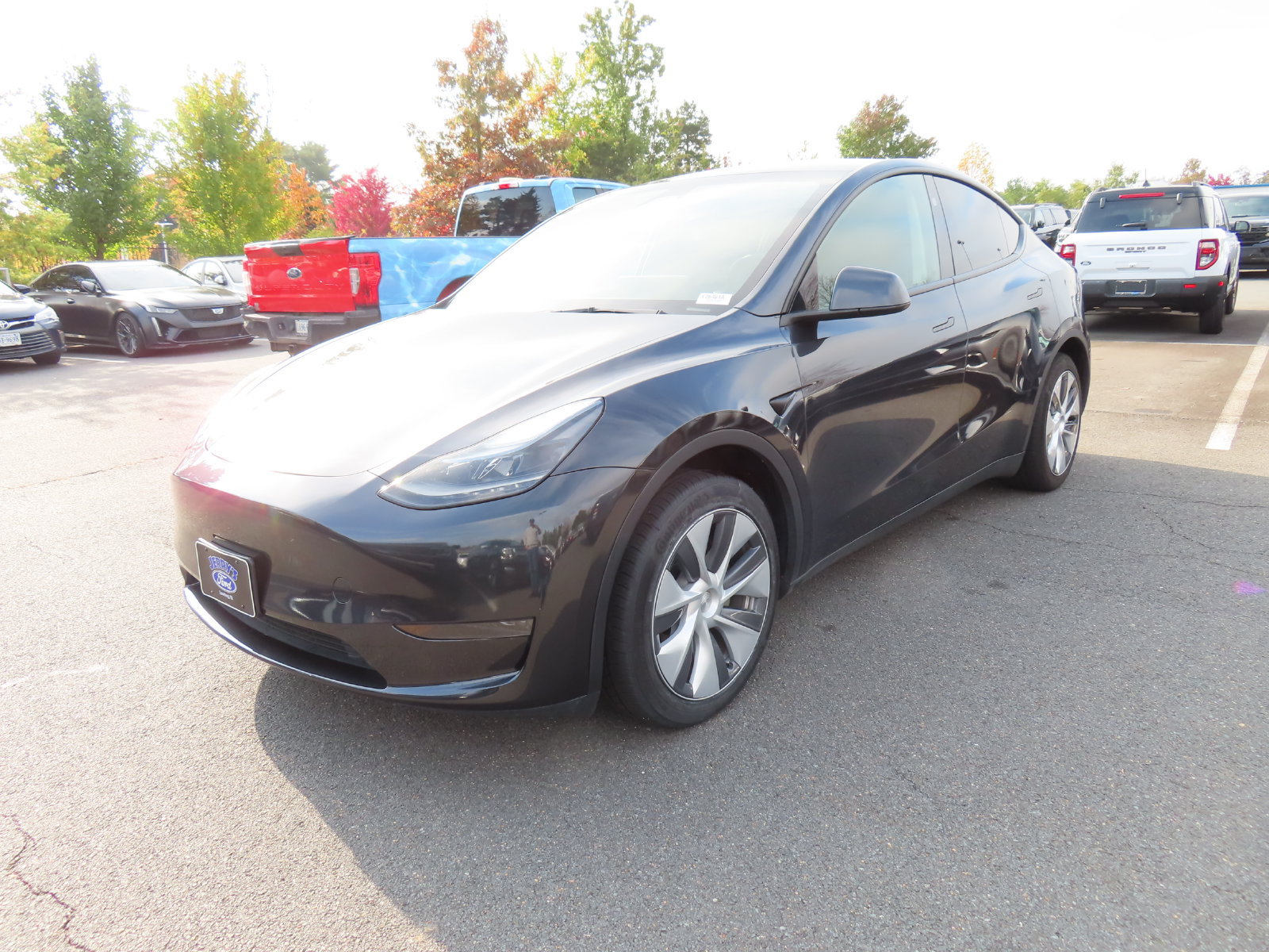 Used 2024 Tesla Model Y 2WD image 3