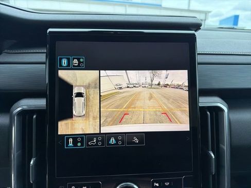 Used 2025 GMC Acadia Elevation image 32