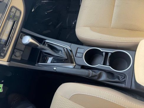 Used 2019 Toyota Corolla LE FWD image 12