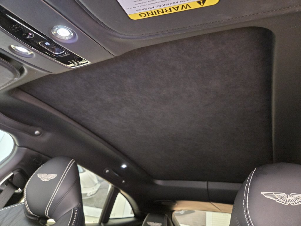 Used 2022 Aston Martin DBX AWD/4WD image 18