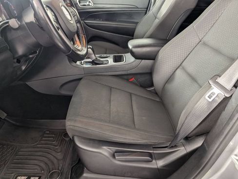 Used 2020 Jeep Grand Cherokee Laredo RWD image 13