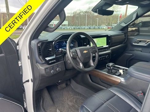 Used 2023 Chevrolet Silverado 1500 High Country w/ High Country Premium Package AWD/4WD image 5