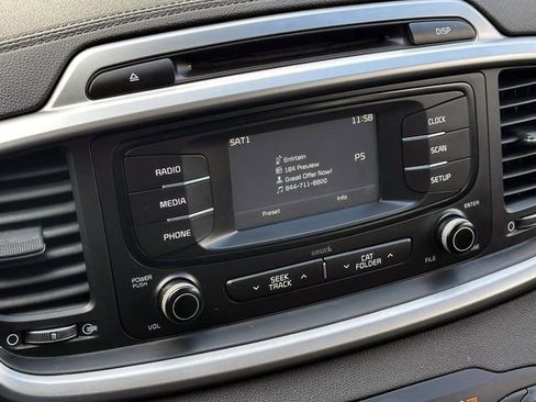 Used 2017 Kia Sorento LX image 26