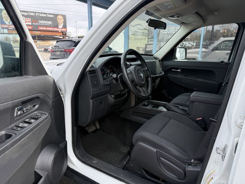 Used 2012 Jeep Liberty Sport w/ Popular Equipment Group image 9