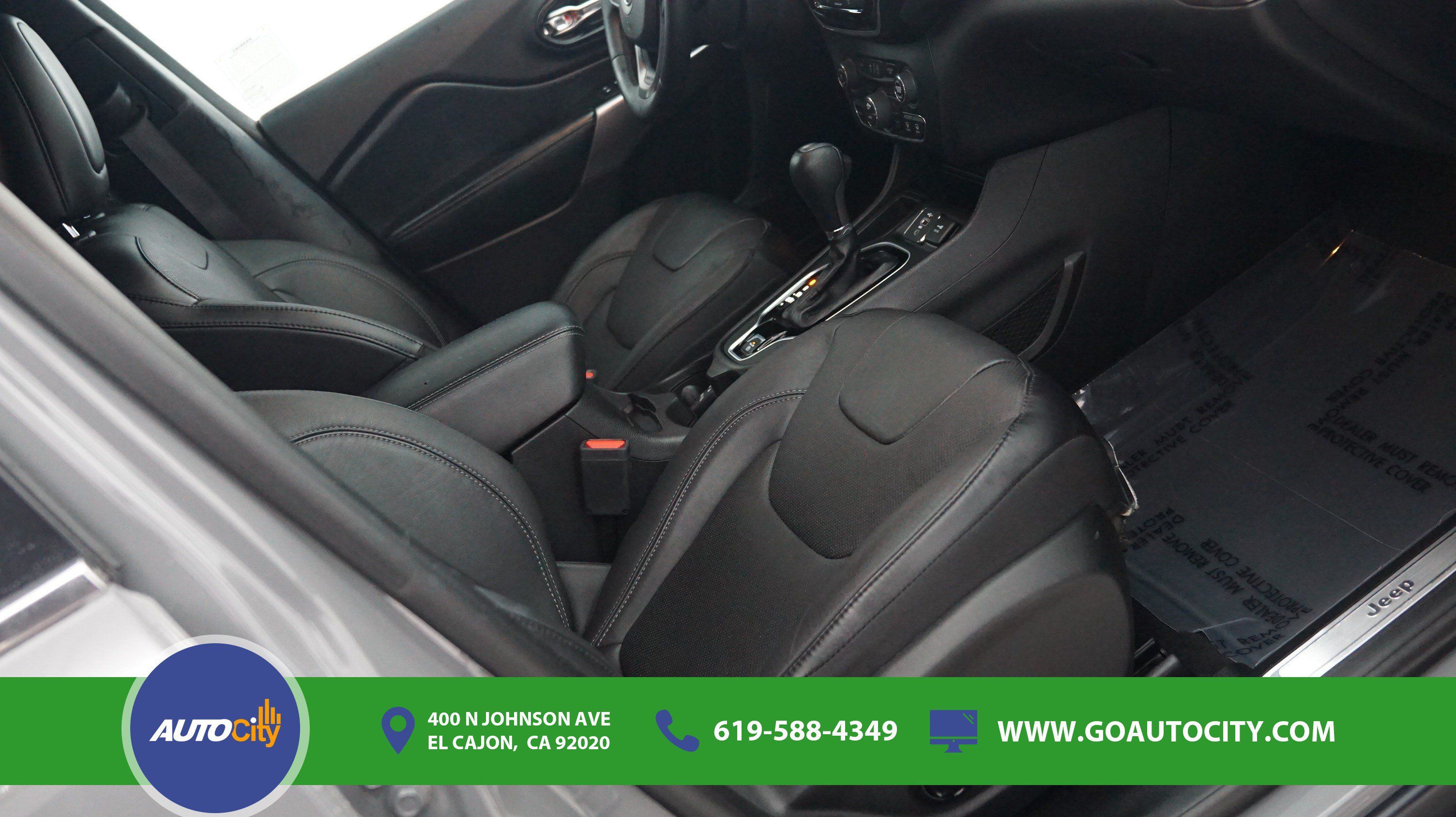 Used 2021 Jeep Cherokee Limited w/ Elite Package FWD image 8