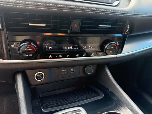 Used 2021 Nissan Rogue SV AWD/4WD image 29