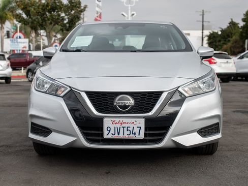 Used 2021 Nissan Versa SV image 9