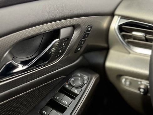 Used 2023 Chevrolet Traverse Premier w/ Redline Edition image 29