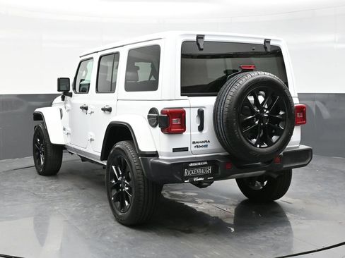 Used 2025 Jeep Wrangler Unlimited Sahara w/ Safety Group AWD/4WD image 5