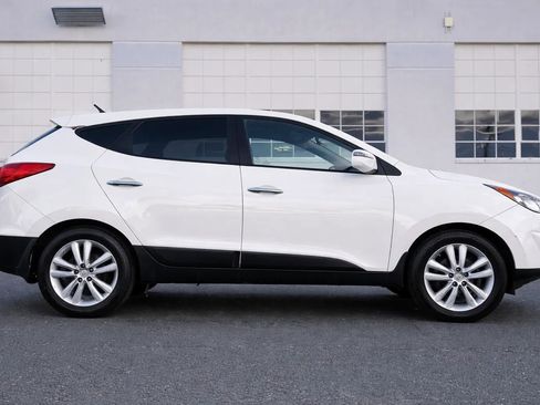 Used 2010 Hyundai Tucson Limited w/ Premium Pkg 4 image 3