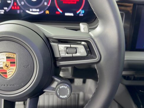 Certified 2026 Porsche Cayenne AWD/4WD image 19
