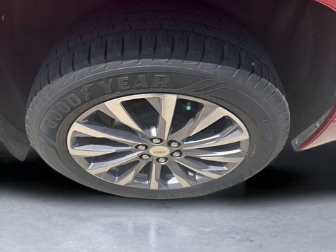 Used 2022 Chevrolet Traverse Premier AWD/4WD image 28