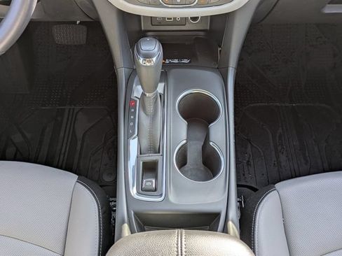 Used 2021 Chevrolet Equinox Premier FWD image 18