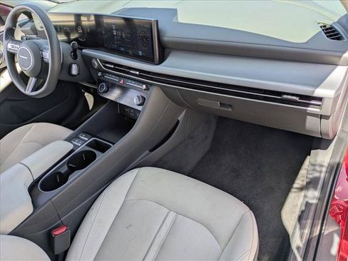 Used 2025 Hyundai Sonata SEL FWD image 17