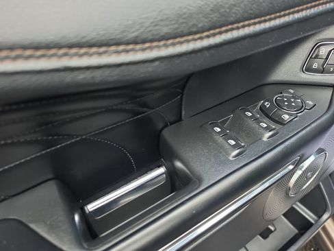 Used 2019 Ford Expedition Max Platinum AWD/4WD image 11
