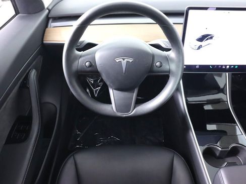 Used 2020 Tesla Model 3 Standard Range Plus RWD image 31