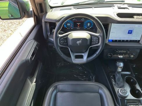 Used 2025 Ford Bronco Outer Banks AWD/4WD image 12