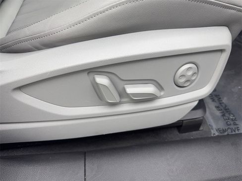 Used 2022 Audi Q5 2.0T Premium w/ Convenience Package image 48