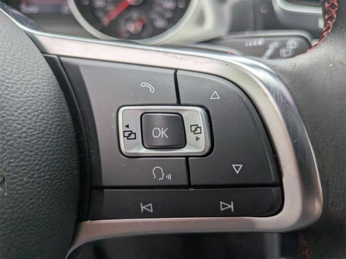 Used 2017 Volkswagen GTI SE image 20
