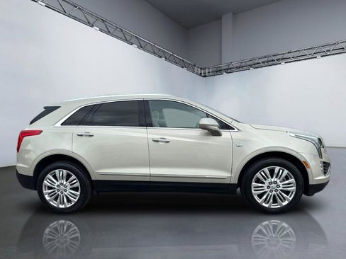 Used 2017 Cadillac XT5 Premium Luxury AWD/4WD image 3
