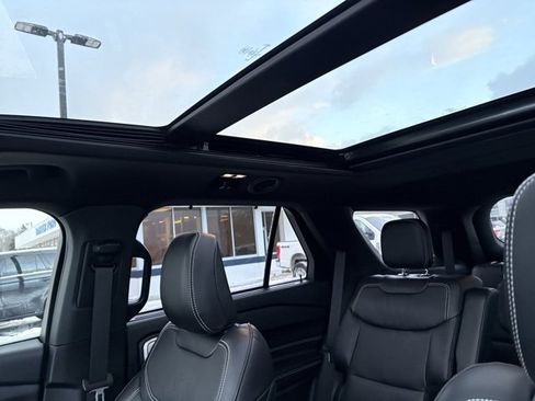 Used 2023 Ford Explorer ST w/ Equipment Group 401A image 3