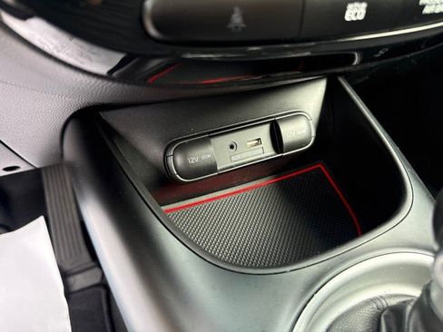 Used 2016 Kia Soul FWD image 25