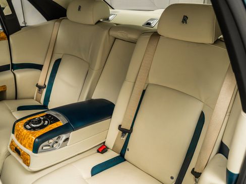 Used 2010 Rolls-Royce Ghost image 16