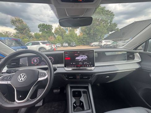 Used 2026 Volkswagen Tiguan SE AWD/4WD image 28