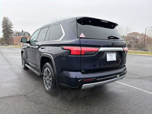 Used 2025 Toyota Sequoia Platinum image 6