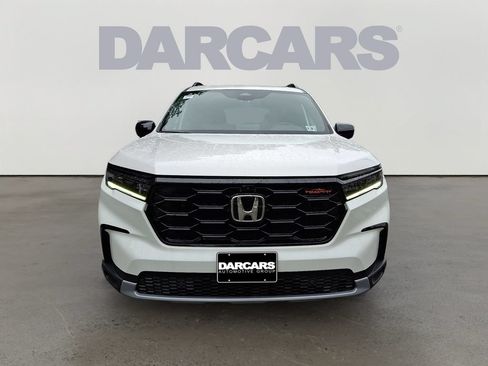 Used 2023 Honda Pilot TrailSport image 2