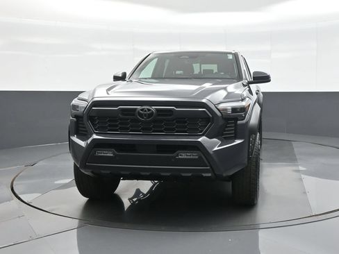 Certified 2025 Toyota Tacoma TRD Off-Road w/ TRD Off Road Upgrade Package AWD/4WD image 2