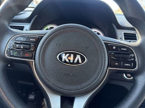 Used 2018 Kia Niro LX FWD image 31